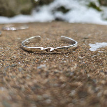 Load image into Gallery viewer, sterling silver baby bracelet with twist and stamped heart front view