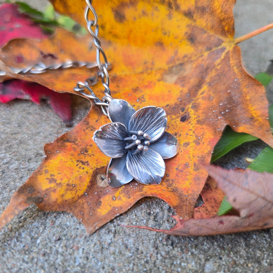 Trillium Pendant — Sterling Silver / Approx. 1.25 Inches