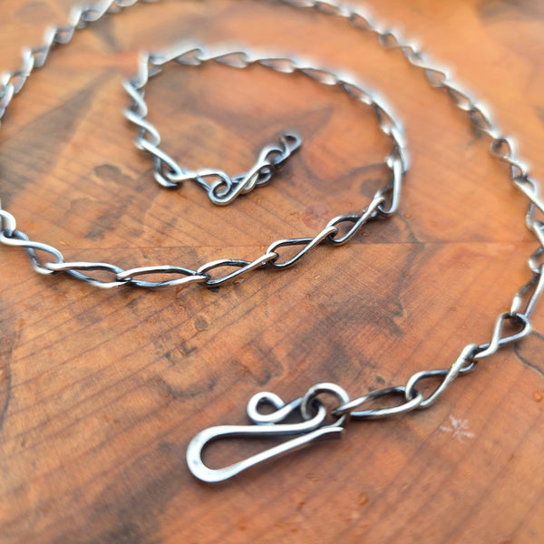 18g oxidized quarter twist chain in sterling silver detail