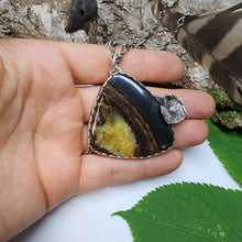 Load image into Gallery viewer, Septarian Flower Pendant
