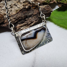 Load image into Gallery viewer, Striped Agate Necklace

