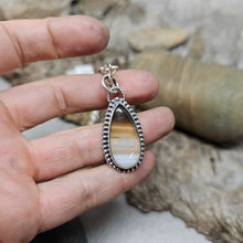 Load image into Gallery viewer, Neutrals Agate Pendant

