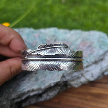 Load image into Gallery viewer, Two Feather Cuff
