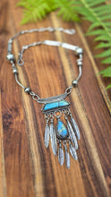 Load image into Gallery viewer, Kintsugi Labradorite and Feather Necklace
