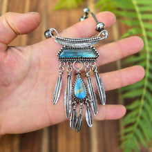 Load image into Gallery viewer, Kintsugi Labradorite and Feather Necklace
