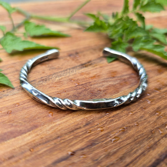 Optical Illusion Twisted Cuff