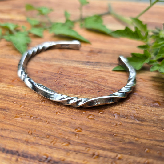 Optical Illusion Twisted Cuff