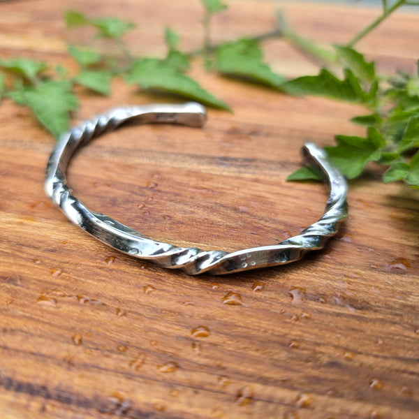 Optical Illusion Twisted Cuff