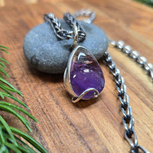 Load image into Gallery viewer, amethyst stone detail sterling silver pendant
