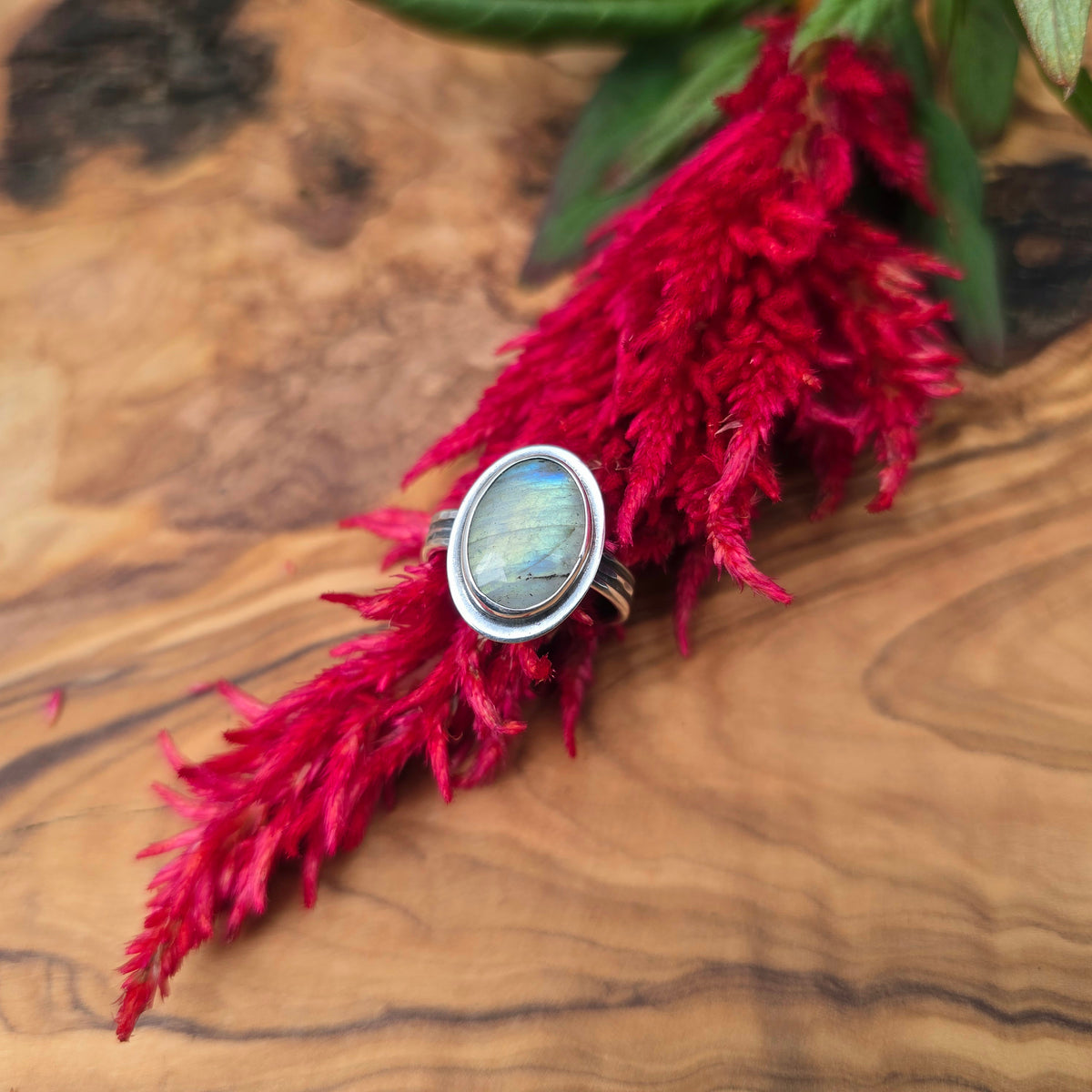 Multicolor-Flash Labradorite Triple-Shank Ring