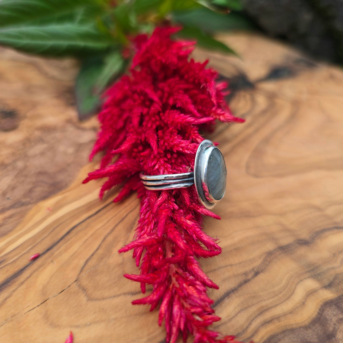 Multicolor-Flash Labradorite Triple-Shank Ring