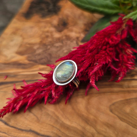Multicolor-Flash Labradorite Triple-Shank Ring
