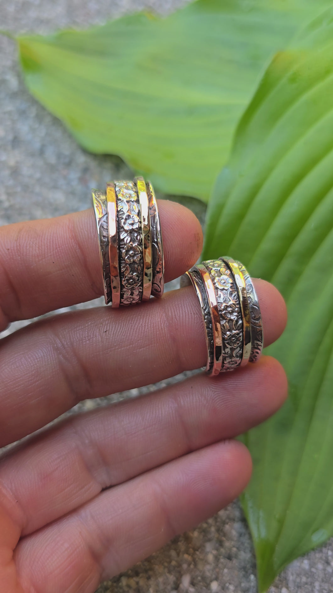 Heavy Flower Spinner Ring