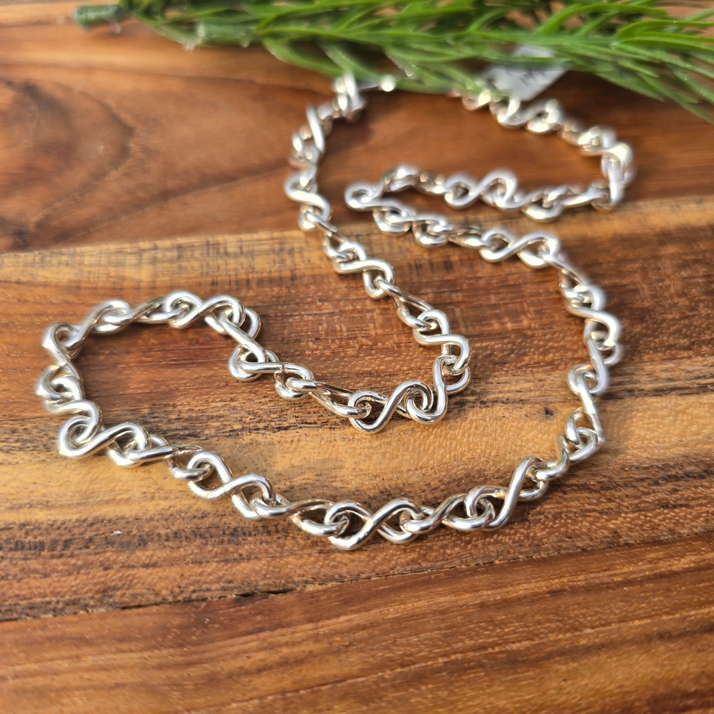 sterling silver heavy 14g infinity link chain close up