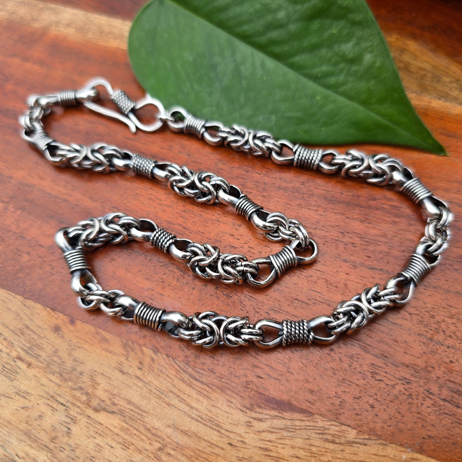 heavy sterling silver men’s chain shown from front view