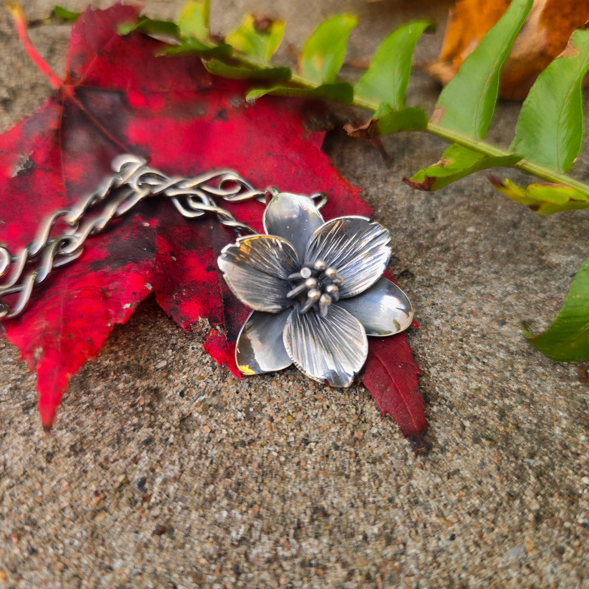 Trillium Pendant — Sterling Silver / Approx. 1.25 Inches