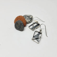 Load image into Gallery viewer, Free-flowing Geometric Earrings
