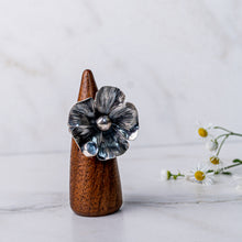 Load image into Gallery viewer, Stonehouse Dew Drop Flower Adjustable Ring II
